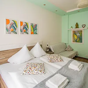 Ruterra Cimburkova Apartment Prague